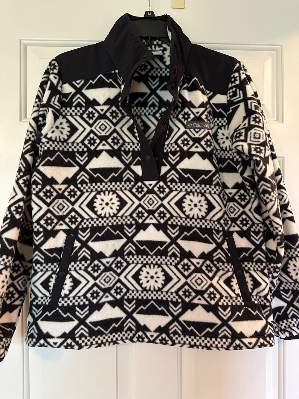 Columbia Black and White Patterned Fleece Pullover Jacket